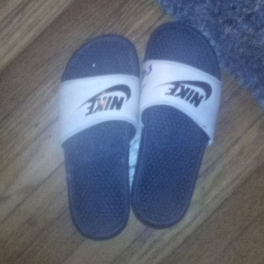 Nike slides